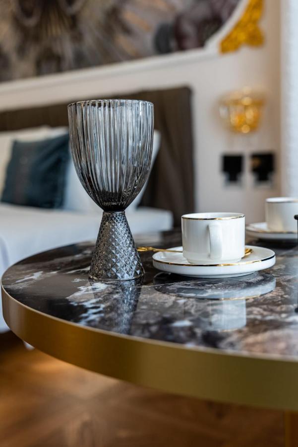 Queen Cattleya Suite Генуя Экстерьер фото